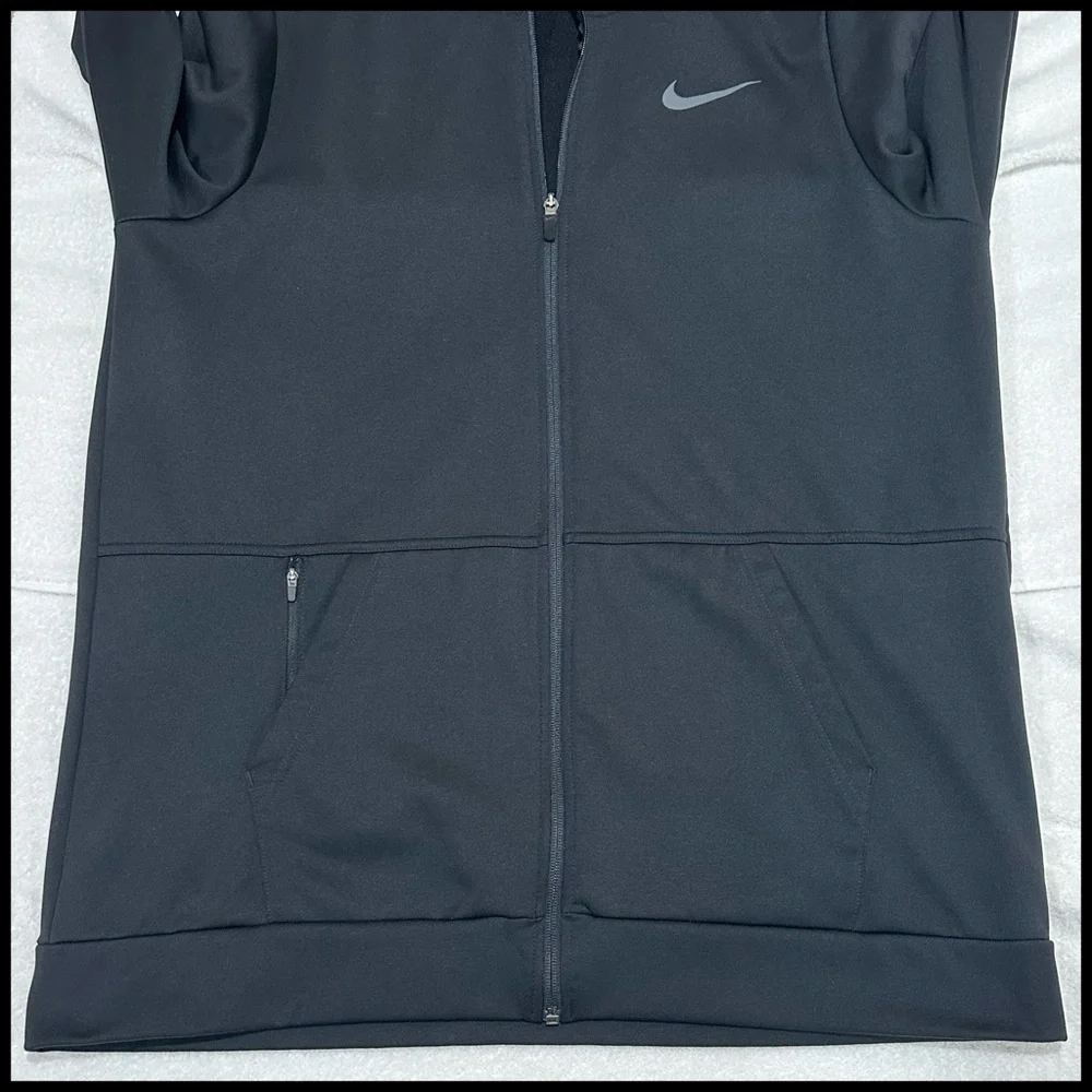 NikeThermaFit🔥🪶 XL Black Hooded Zip Up Jacket, 3 Pockets, Like New, Clean. Warm - Picture 6 of 17